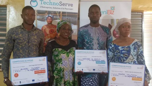 Le jeune entrepreneur SAHABI Ousséni, spécialisé dans la transformation et la fabrication du lait de soja, sacré champion de la phase communale de compétition de PITCHS à Nikki