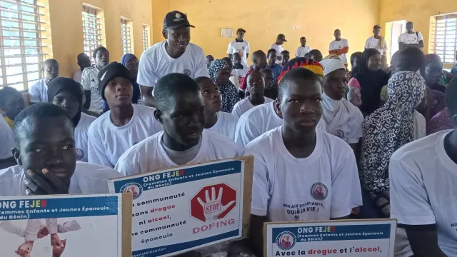 L'organisation Non Gouvernementale Femmes Enfants et Jeunes Épanouis du Bénin dit non à la consommation des produits psychotropes et fait la promotion du don de sang .