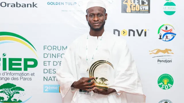 Pour ses efforts constants dans la conservation de la biodiversité,le Chargé de Mission de la préfète de l'Atacora, Maguidou GBERE KORA distingué au titre de Ambassadeur des Parcs Nationaux.